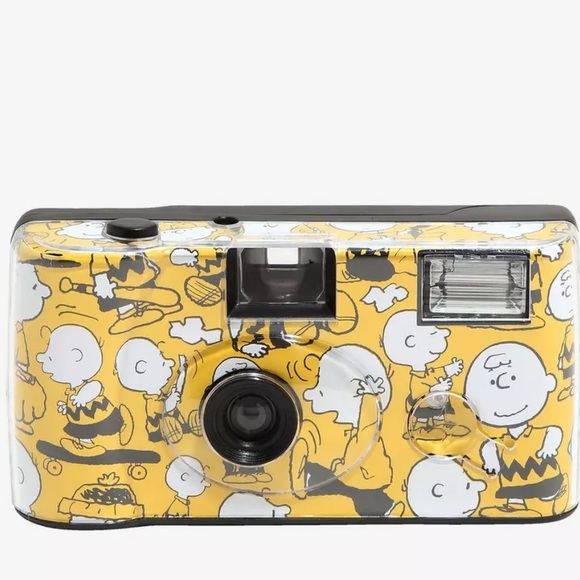 Sale! Retrospekt Peanuts Charlie Brown 35MM Camera and carrying bag set New! - Picture 2 of 10